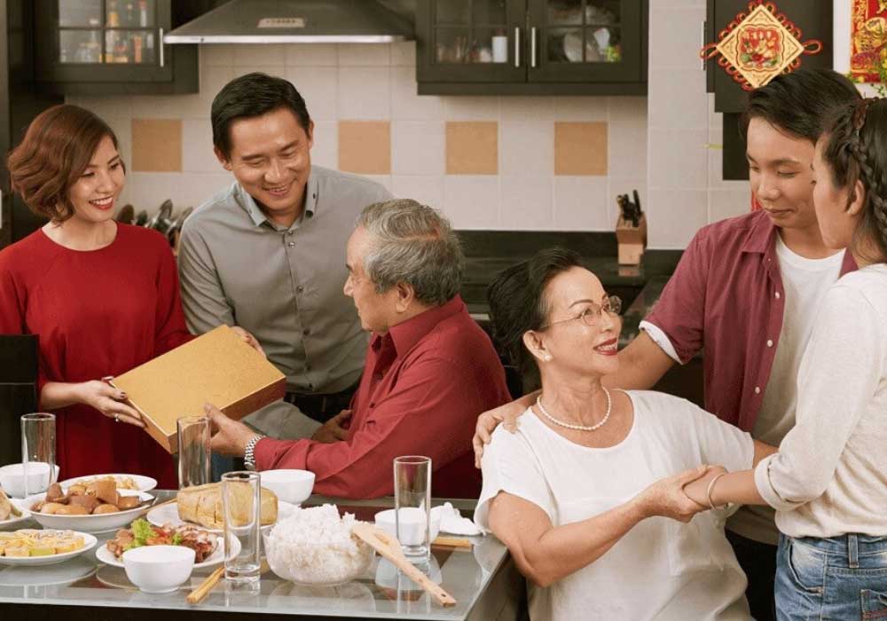 Câu chúc Tết 2024 hay dành cho người lớn hơn tuổi